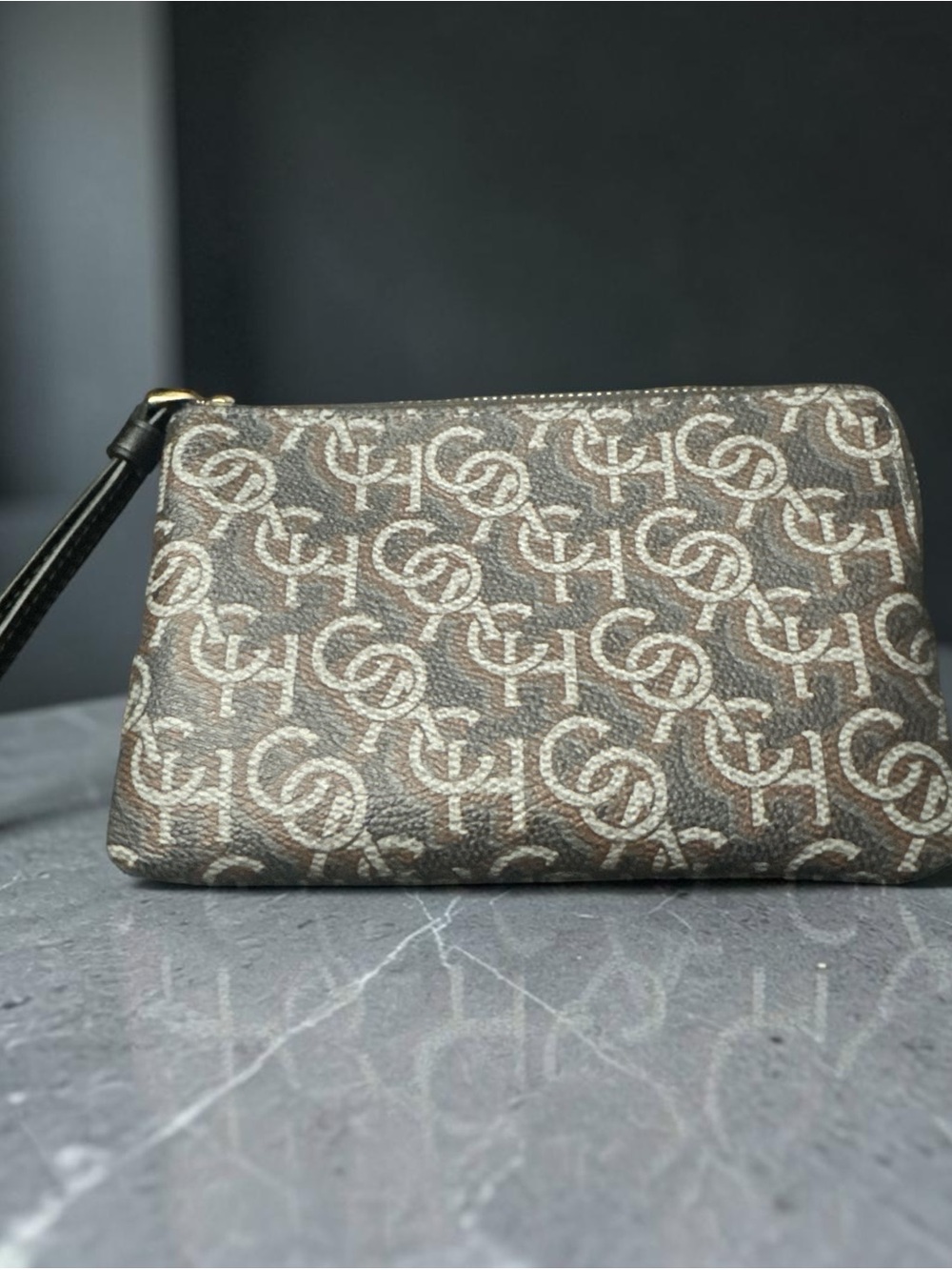 Coach Corner Zip Wristlet - CF548 - EUC